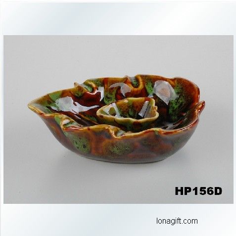 色釉树叶状带水缸陶瓷烟缸